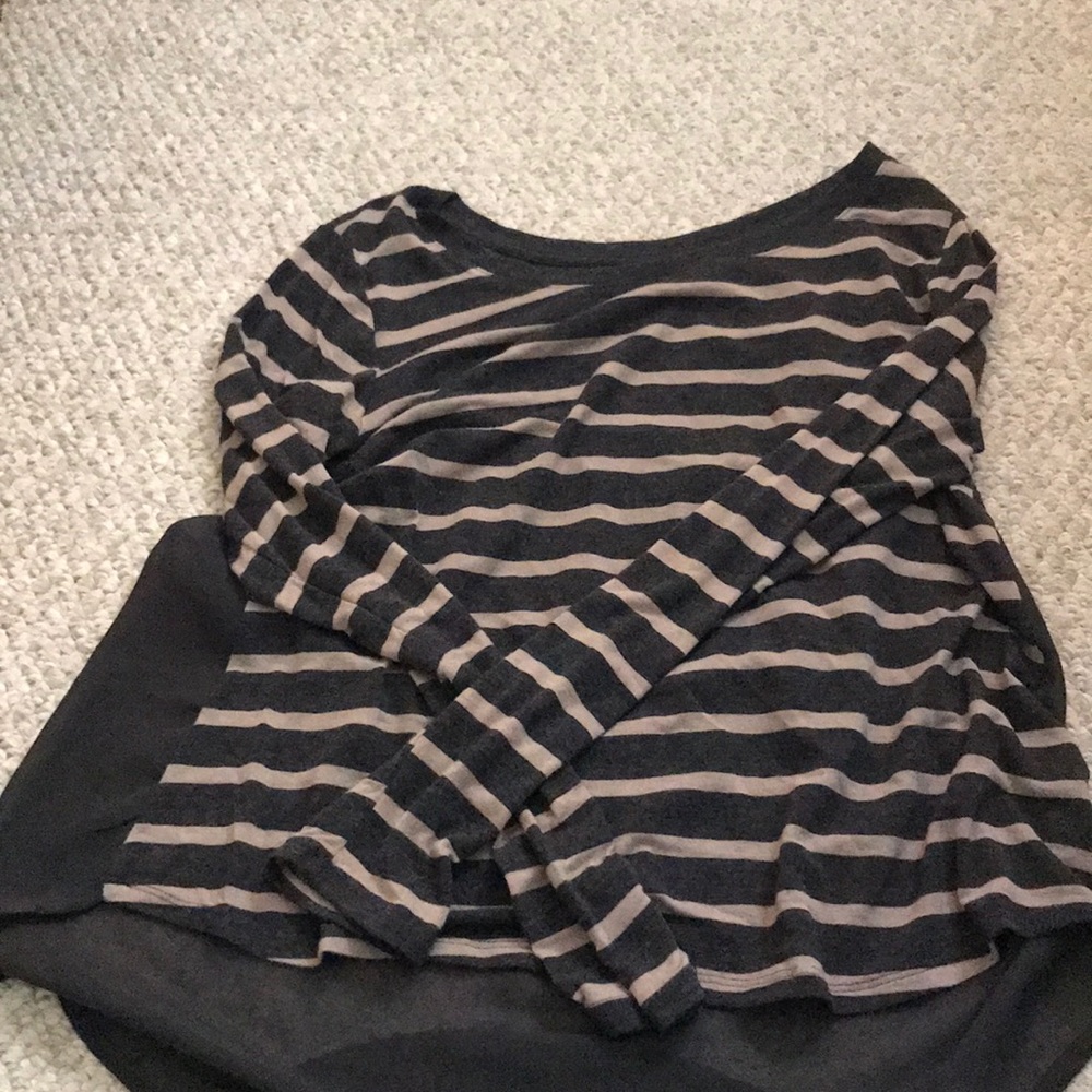 Flowy comfy long sleeved shirt with back detailing